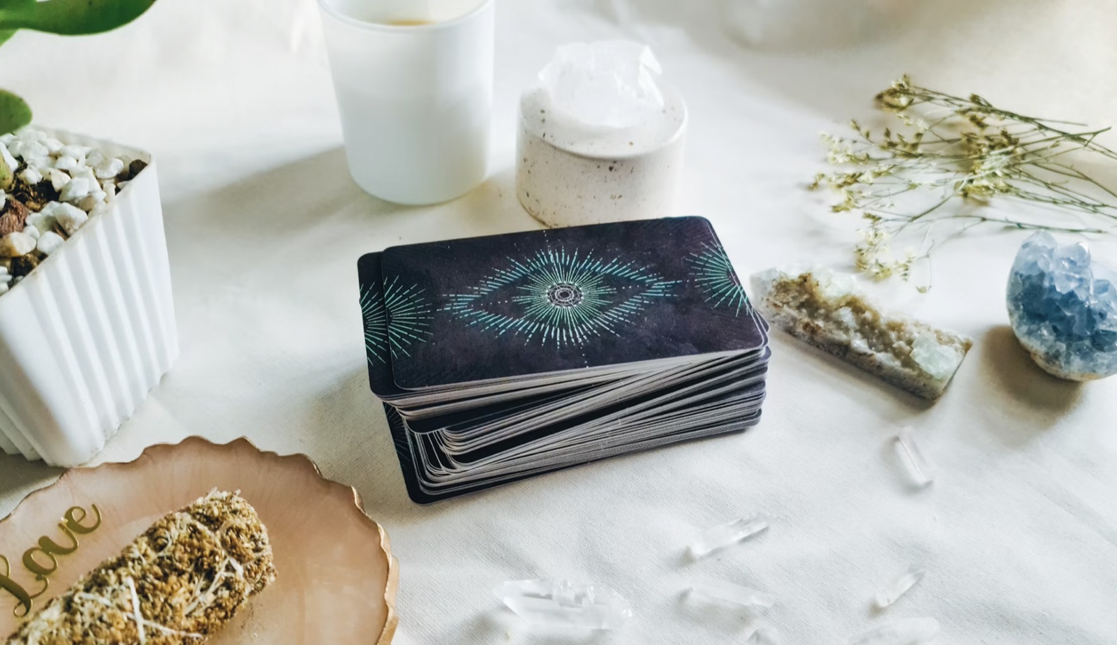 Major Arcana and Minor Arcana tarot cards arranged in groups to show the overall structure of the deck.